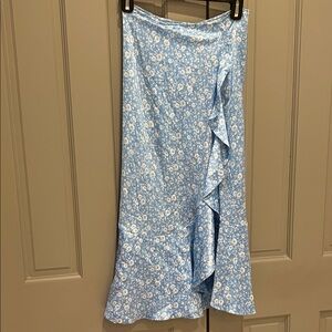 Ganni size 34 skirt. I’d say fits like a 2.